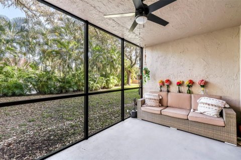 Copropriété à vendre à Miami, Floride: 2 chambres, 119.57 m2 № 2041850 - photo 27