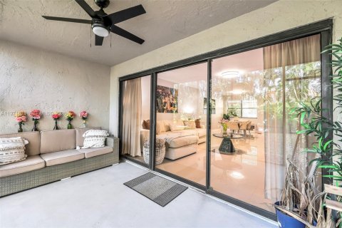 Copropriété à vendre à Miami, Floride: 2 chambres, 119.57 m2 № 2041850 - photo 10