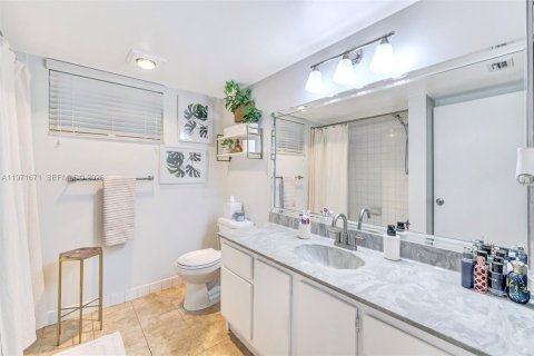 Copropriété à vendre à Miami, Floride: 2 chambres, 119.57 m2 № 2041850 - photo 25