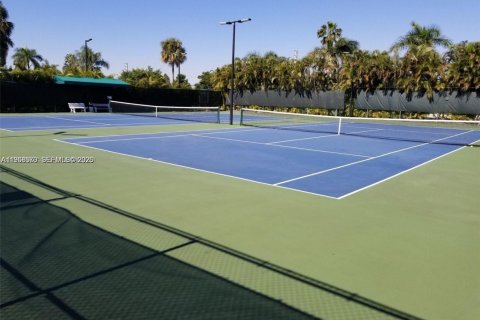 Condo in Weston, Florida, 2 bedrooms № 2030940 - photo 21