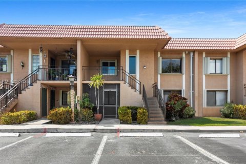 Condo in Weston, Florida, 2 bedrooms № 2030940 - photo 17