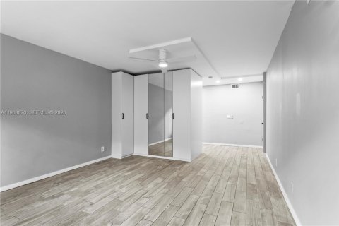 Condo in Weston, Florida, 2 bedrooms № 2030940 - photo 8