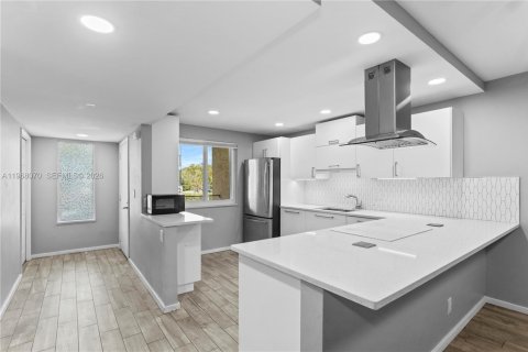 Condo in Weston, Florida, 2 bedrooms  № 2030940