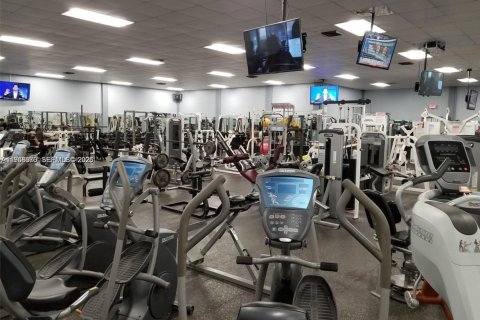 Condo in Weston, Florida, 2 bedrooms № 2030940 - photo 20