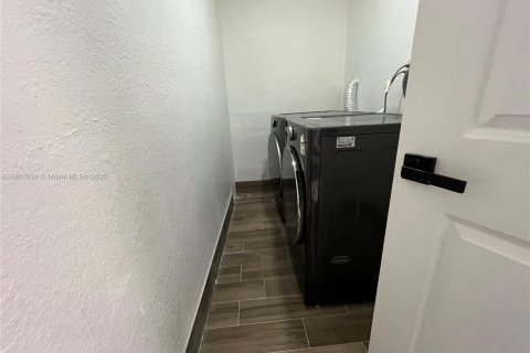 Casa en alquiler en Plantation, Florida, 3 dormitorios, 167.22 m2 № 1948040 - foto 16