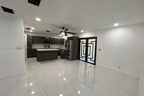 Casa en alquiler en Plantation, Florida, 3 dormitorios, 167.22 m2 № 1948040 - foto 7