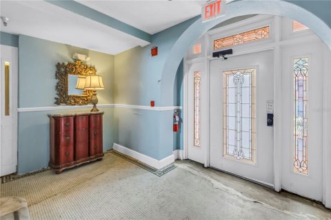 Condo in Sarasota, Florida, 1 bedroom  № 1747711 - photo 26