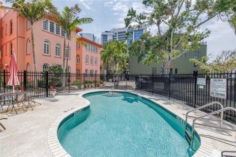 Condo in Sarasota, Florida, 1 bedroom  № 1747711 - photo 25