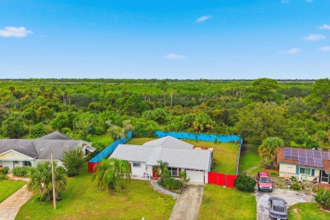 Villa ou maison à vendre à Port St. Lucie, Floride: 2 chambres, 115.94 m2 № 2431333 - photo 2
