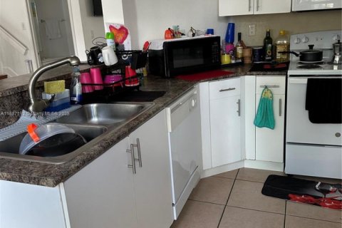 Touwnhouse à louer à Homestead, Floride: 3 chambres, 135.54 m2 № 1977422 - photo 7