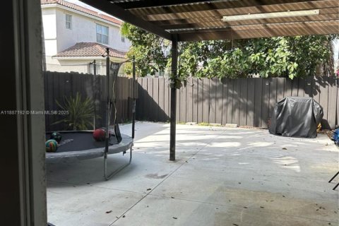 Touwnhouse à louer à Homestead, Floride: 3 chambres, 135.54 m2 № 1977422 - photo 13