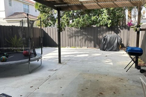 Touwnhouse à louer à Homestead, Floride: 3 chambres, 135.54 m2 № 1977422 - photo 11