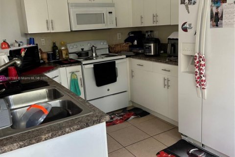 Touwnhouse à louer à Homestead, Floride: 3 chambres, 135.54 m2 № 1977422 - photo 10