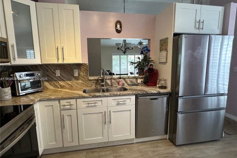 Villa ou maison à louer à Davie, Floride: 3 chambres, 112.32 m2 № 1957013 - photo 3