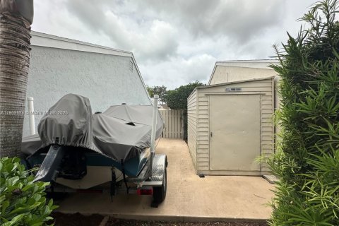 Villa ou maison à louer à Davie, Floride: 3 chambres, 112.32 m2 № 1957013 - photo 9