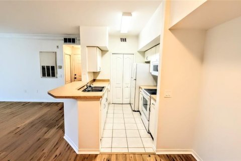 Copropriété à louer à Sarasota, Floride: 2 chambres, 99.31 m2 № 2109495 - photo 10