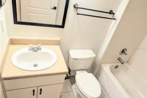 Copropriété à louer à Sarasota, Floride: 2 chambres, 99.31 m2 № 2109495 - photo 18