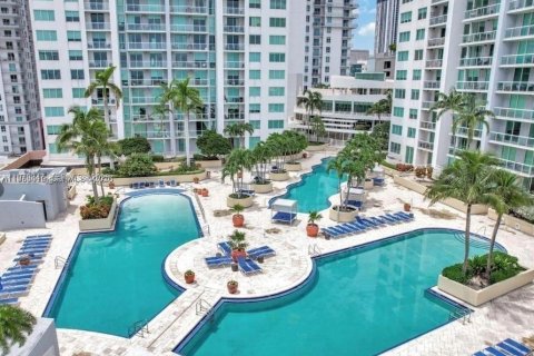 Copropriété à vendre à Miami, Floride: 1 chambre, 82.5 m2 № 2046185 - photo 3