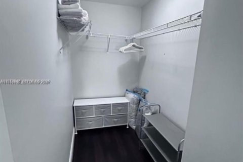 Copropriété à vendre à Miami, Floride: 1 chambre, 82.5 m2 № 2046185 - photo 17