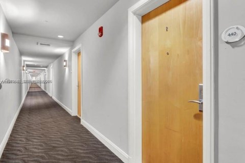 Copropriété à vendre à Miami, Floride: 1 chambre, 82.5 m2 № 2046185 - photo 9