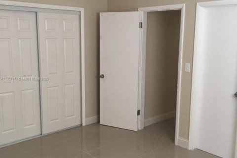 Villa ou maison à louer à Miami Gardens, Floride: 3 chambres, 341.97 m2 № 1967678 - photo 8