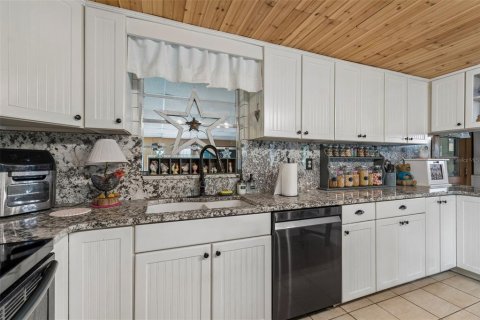 Villa ou maison à vendre à Webster, Floride: 3 chambres, 305.28 m2 № 2230090 - photo 17