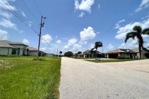 Terreno en venta en Cape Coral, Florida № 1386572 - foto 3