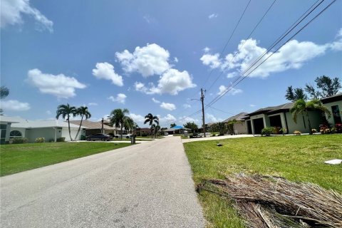 Terreno en venta en Cape Coral, Florida № 1386572 - foto 4