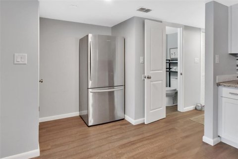 Купить кондоминиум в Деланд, Флорида 9 комнат, 123.56м2, № 1524032 - фото 14