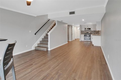 Купить кондоминиум в Деланд, Флорида 9 комнат, 123.56м2, № 1524032 - фото 16