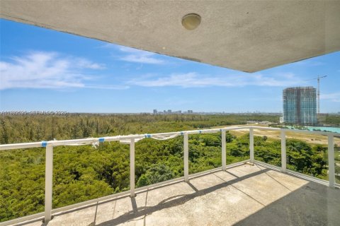 Купить кондоминиум в Норт-Майами, Флорида 3 спальни, 221.57м2, № 2048830 - фото 14