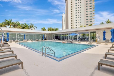 Купить кондоминиум в Норт-Майами, Флорида 3 спальни, 221.57м2, № 2048830 - фото 15