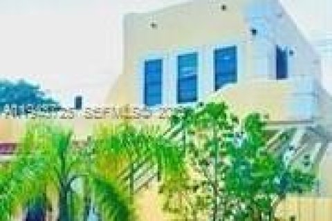 Studio in Opa-locka, Florida № 2003621