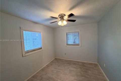 Villa ou maison à louer à Hollywood, Floride: 2 chambres, 85.47 m2 № 2040316 - photo 7