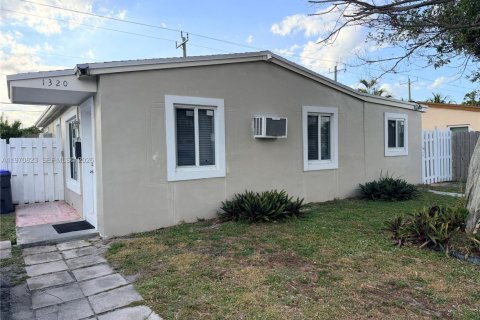 Villa ou maison à Hollywood, Floride 2 chambres, 85.47 m2 № 2040316