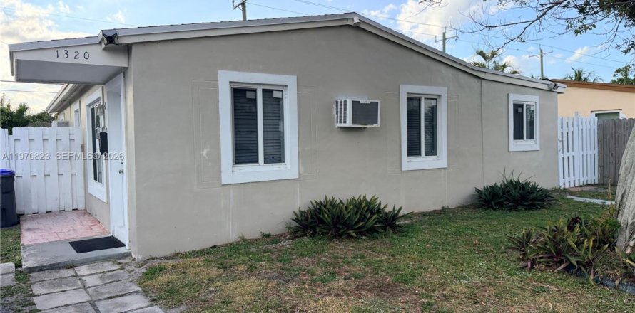 Villa ou maison à Hollywood, Floride 2 chambres, 85.47 m2 № 2040316