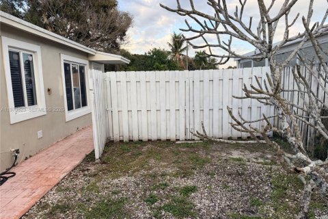 Villa ou maison à louer à Hollywood, Floride: 2 chambres, 85.47 m2 № 2040316 - photo 12