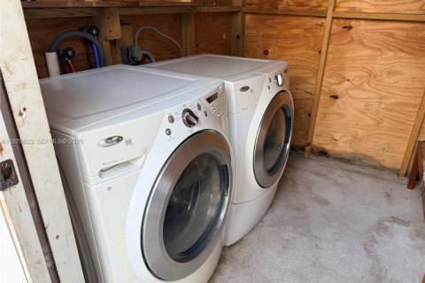 Villa ou maison à louer à Hollywood, Floride: 2 chambres, 85.47 m2 № 2040316 - photo 17