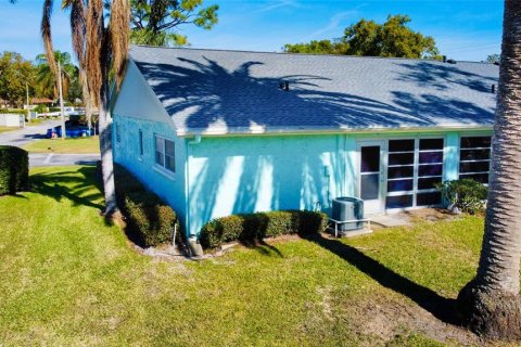 Copropriété à vendre à Clearwater, Floride: 2 chambres, 98.48 m2 № 2389475 - photo 13