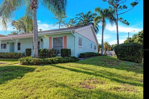 Copropriété à vendre à Clearwater, Floride: 2 chambres, 98.48 m2 № 2389475 - photo 2