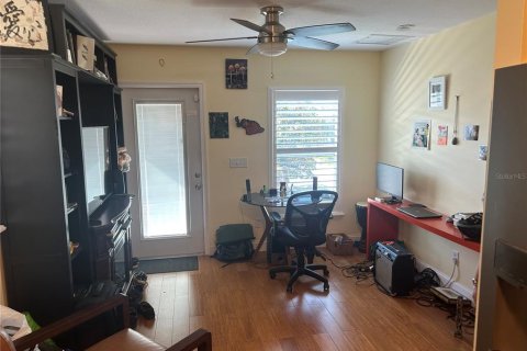 Casa en venta en Orlando, Florida, 4 dormitorios, 161.09 m2 № 1918028 - foto 13