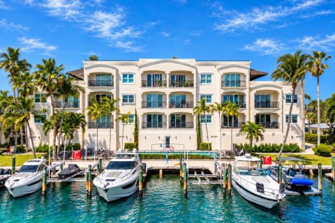 Condo in Fort Lauderdale, Florida, 3 bedrooms  № 2426652 - photo 23