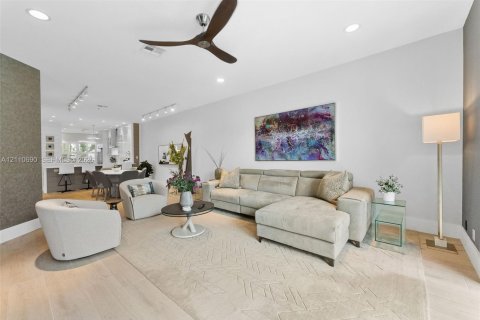Condo in Fort Lauderdale, Florida, 3 bedrooms  № 2426652 - photo 8