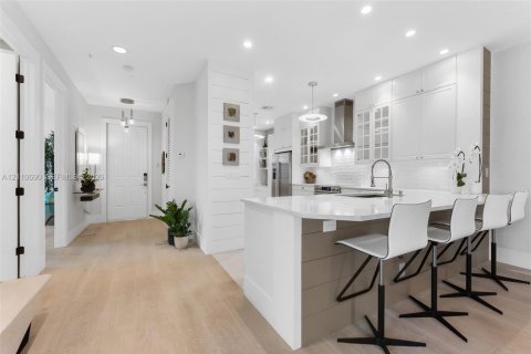 Condo in Fort Lauderdale, Florida, 3 bedrooms  № 2426652 - photo 13