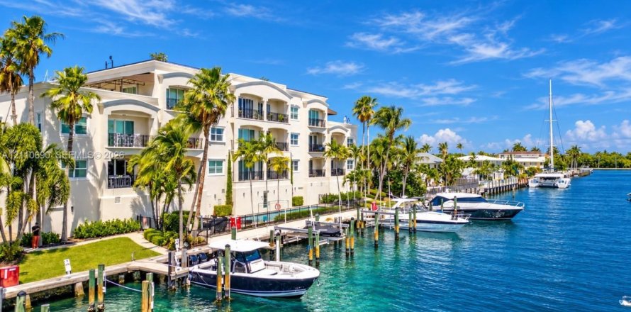 Condo in Fort Lauderdale, Florida, 3 bedrooms  № 2426652