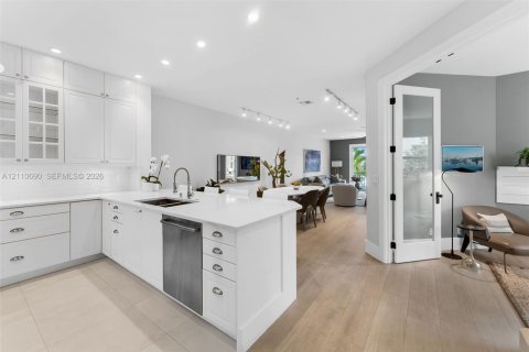 Condo in Fort Lauderdale, Florida, 3 bedrooms  № 2426652 - photo 10