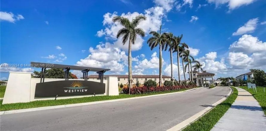 Touwnhouse à Miami, Floride 3 chambres, 137.77 m2 № 1823528