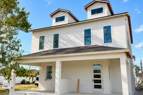 Duplex à Saint Petersburg, Floride 3 chambres, 190.17 m2 № 2380494