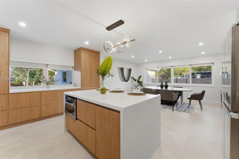 Villa ou maison à vendre à Pinecrest, Floride: 4 chambres № 2068917 - photo 7