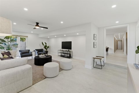 Villa ou maison à vendre à Pinecrest, Floride: 4 chambres № 2068917 - photo 8